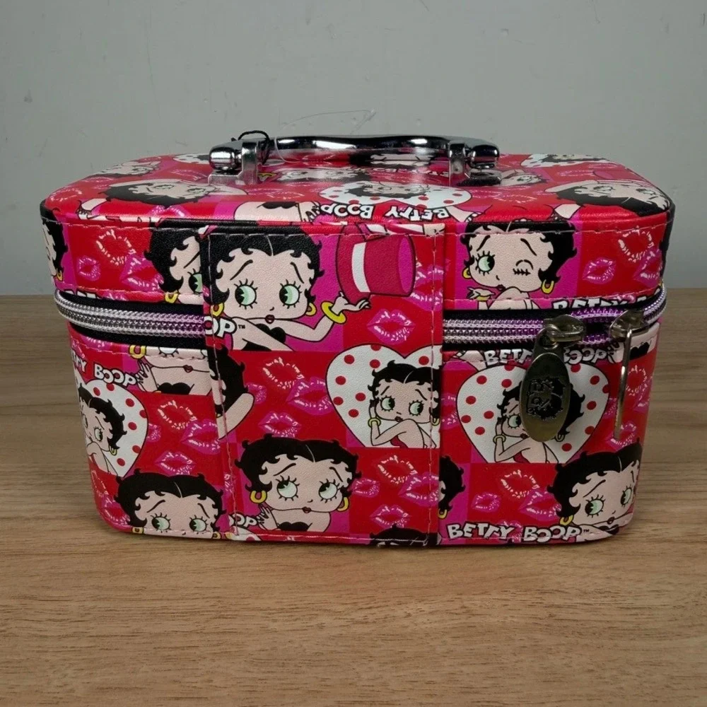 Betty Boop Makeup Bag Train Case Lips Hearts Red BP3817789AH Travel Vacation NEW